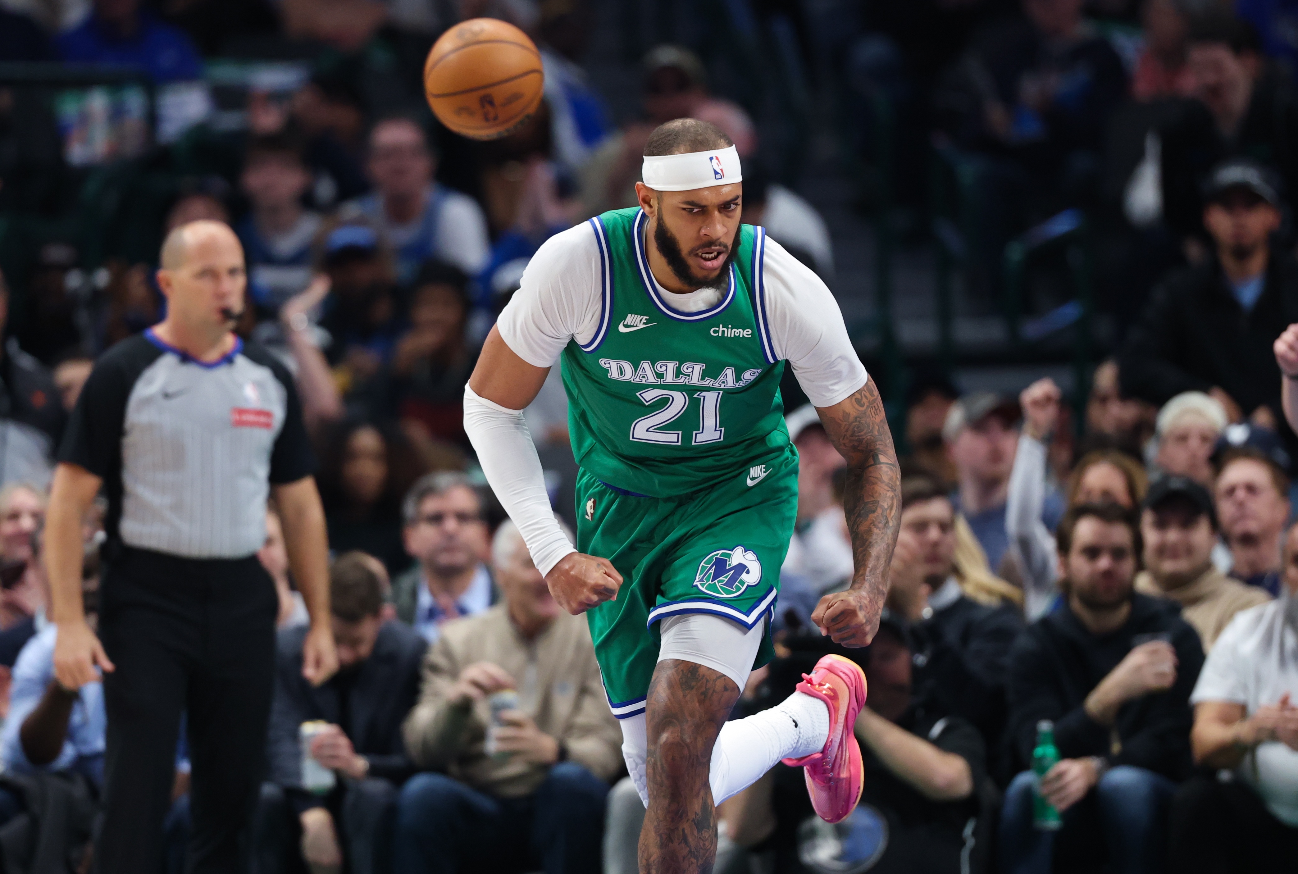 乐鱼体育-明天独行侠客战骑士 加福德&amp;克莱小概率出战 华盛顿存疑